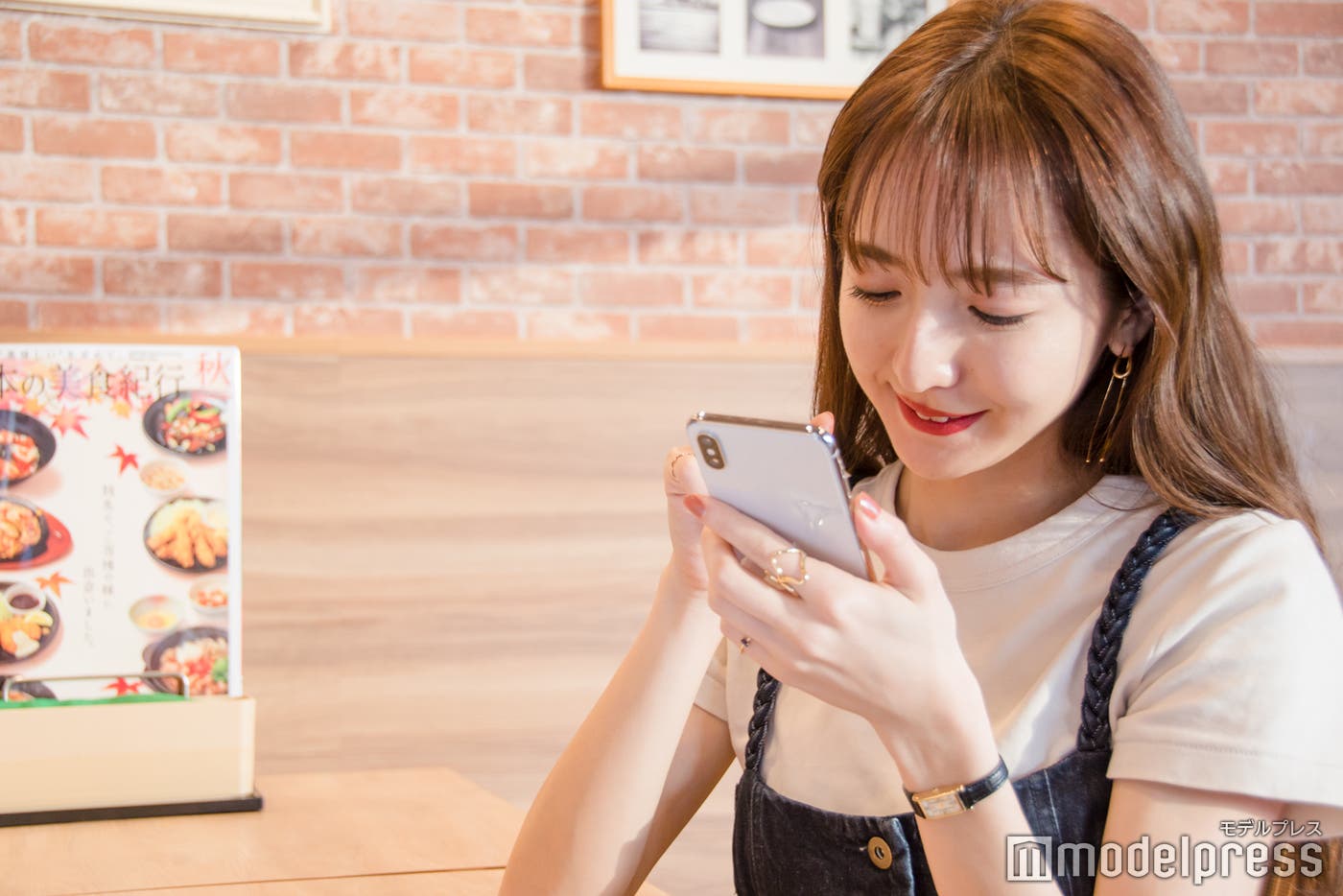 (C)モデルプレス