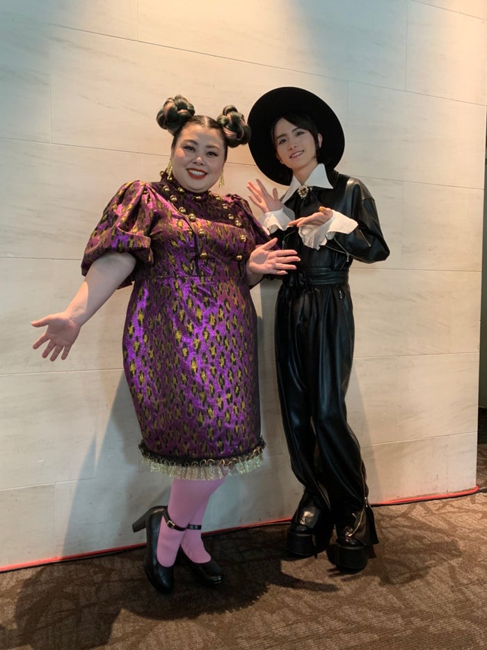 板垣李光人 約束のネバーランド 共演の渡辺直美と コンビ組めそう 個性派2ショット公開 モデルプレス 板垣李光人 約束のネバーランド 共演の渡辺直美と コンビ組めそう 個性派2ショット公開 モデルプレス