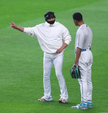 日本ハム・新庄監督「今日、引退発表しようかな（笑）そしたら日本一になれる？」 20年前に現役引退発表の4月18日 “ドッキリ発言”で笑い誘う