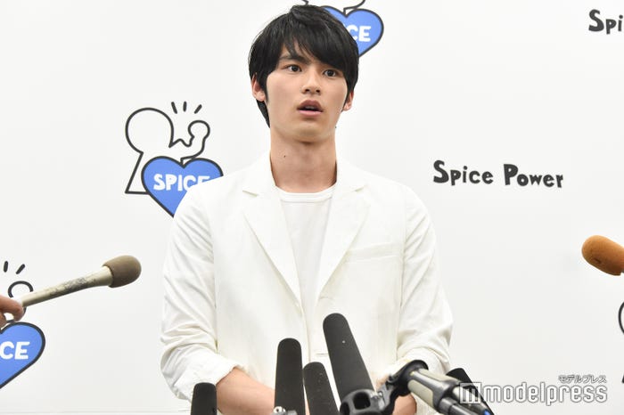 岡田健史 (C)モデルプレス