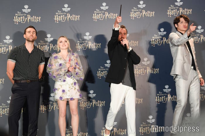 「ルーモス!」魔法をかけるマルフォイ(C)モデルプレス