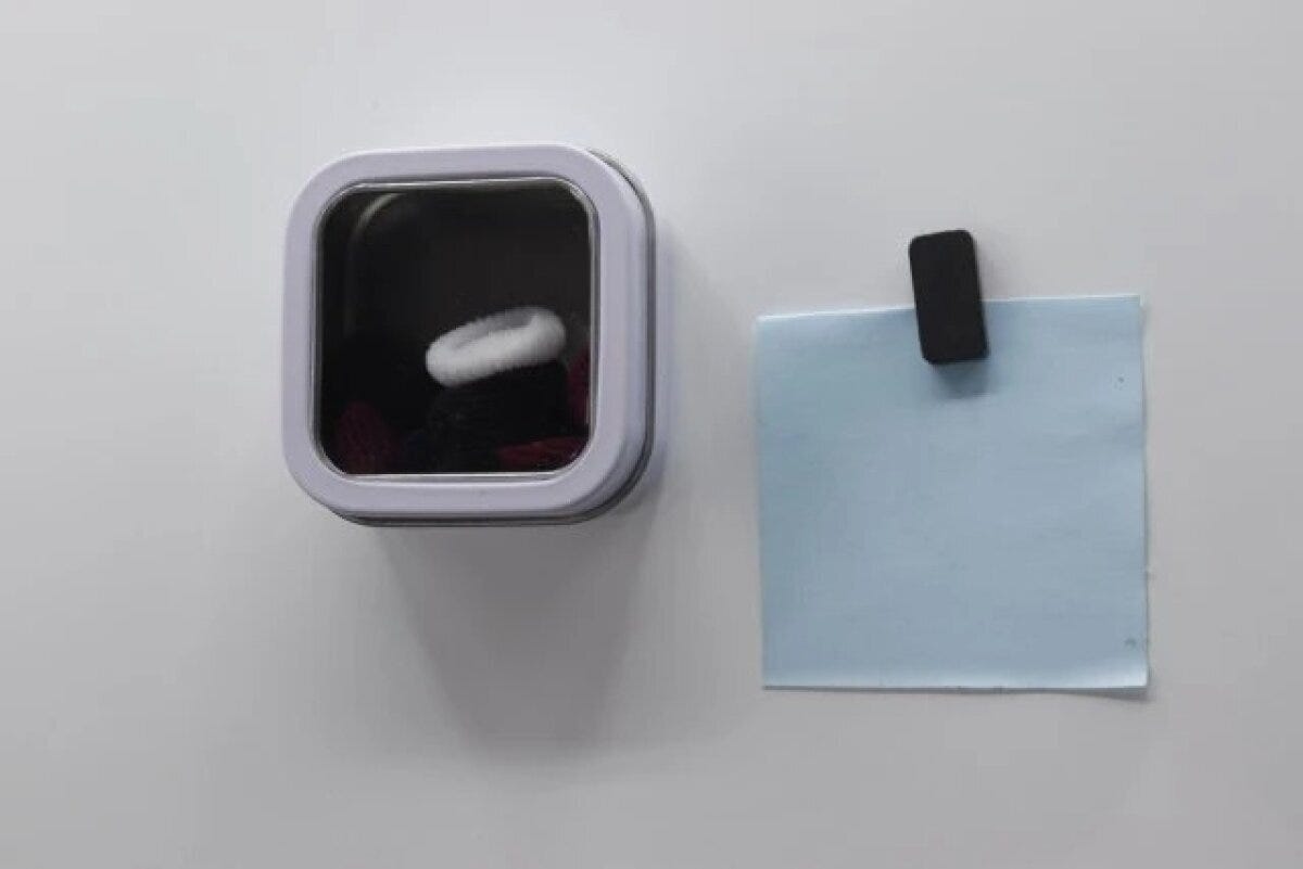 ダイソー　くっつく缶ケース（四角、マグネット付）　