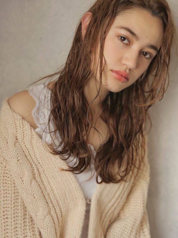 ロング ウェーブヘアがおすすめ こなれ感を出すおしゃれなヘアスタイル集 モデルプレス ロング ウェーブヘアがおすすめ こなれ感を出すおしゃれなヘアスタイル集 モデルプレス