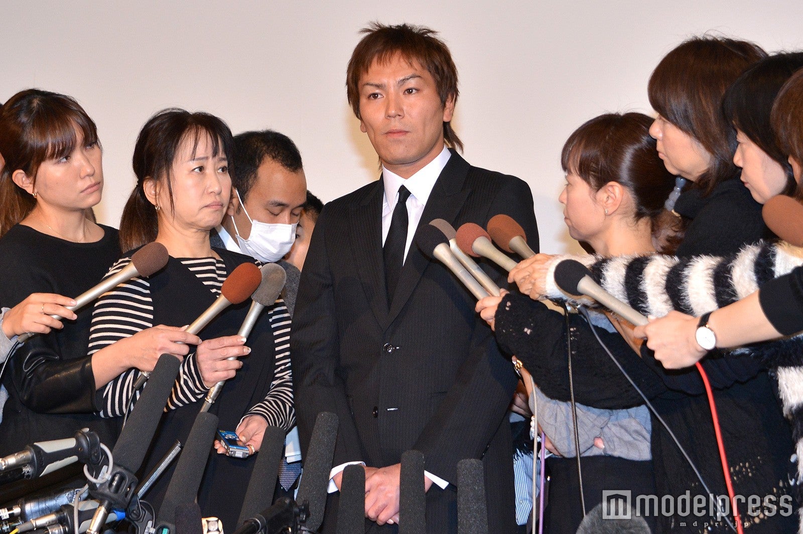 狩野英孝が会見 質疑応答全文 中編 報道を一部否定 たまり場みたいになっていた モデルプレス 狩野英孝が会見 質疑応答全文 中編 報道を一部否定 たまり場みたいになっていた モデルプレス