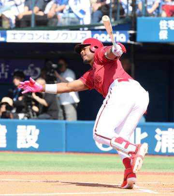 広島・モンテロ 今季初4番で2安打 「自分の仕事しっかりできた」 福地チーフコーチ「やっぱり雰囲気がある」