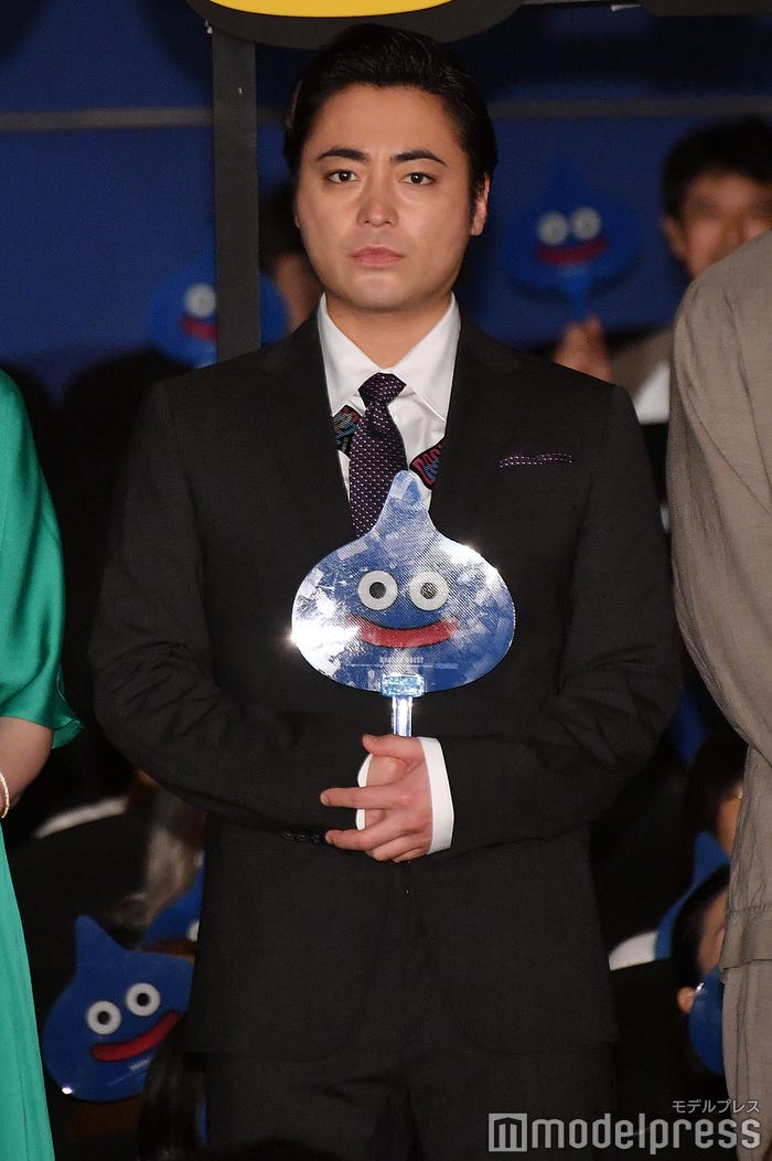 フォトセッション時の山田孝之(C)モデルプレス