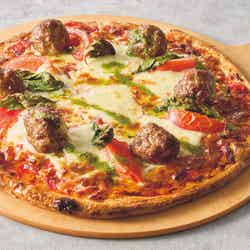 アンガス牛ミートボール&モッツァレラチーズ・ピッツァ/画像提供:ユニバーサル・スタジオ・ジャパン