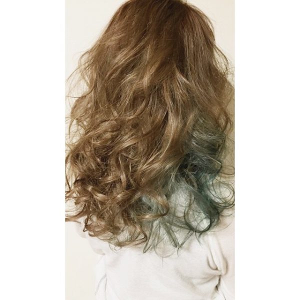おしゃれな ロング メッシュ のヘアカタログ 印象がグッと変わる人気スタイル モデルプレス おしゃれな ロング メッシュ のヘアカタログ 印象がグッと変わる人気スタイル モデルプレス