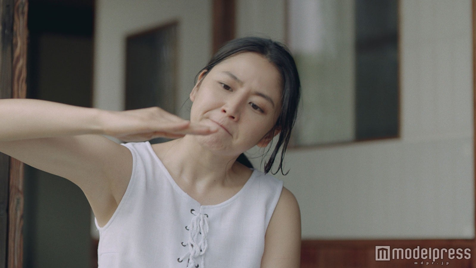 「ふんばる手」篇より