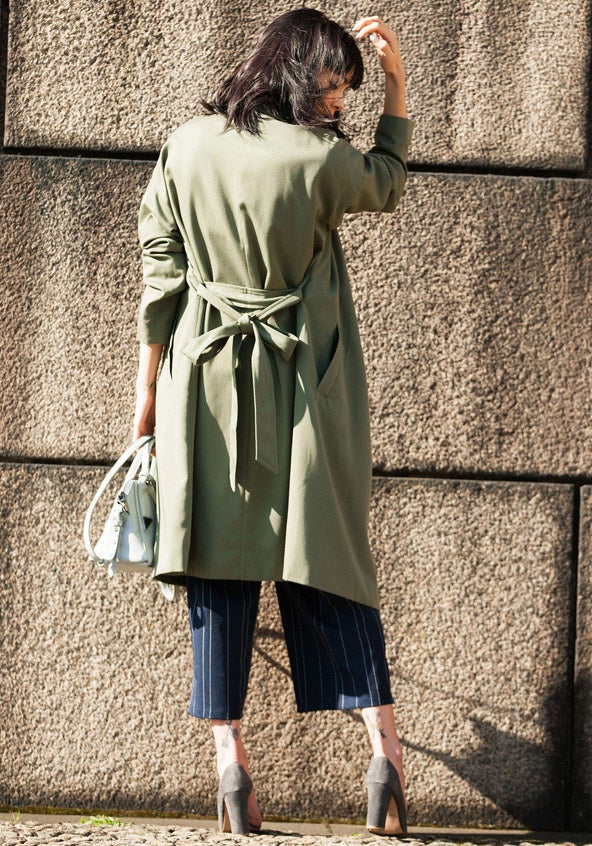 【SET】クルーネック畦ニットトップス+刺繍ストライプクロップドバギーパンツ「STYLEST」7,050円（税込）／画像提供：STYLEST