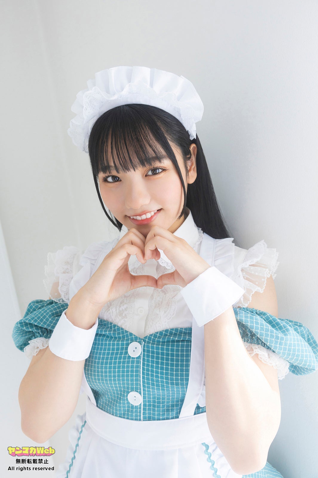 「ミスマガジン2023」審査員特別賞・吉井しえる、ふんわり美バスト際立つ水着姿 爽やかなメイド服も