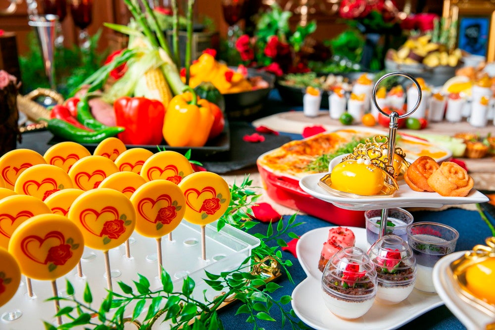 美女と野獣のデザートブッフェ／画像提供：ベストブライダル