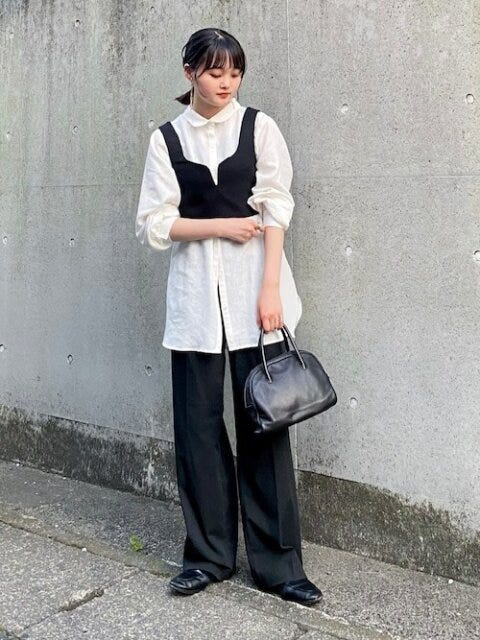 ベスト　コーデ　秋