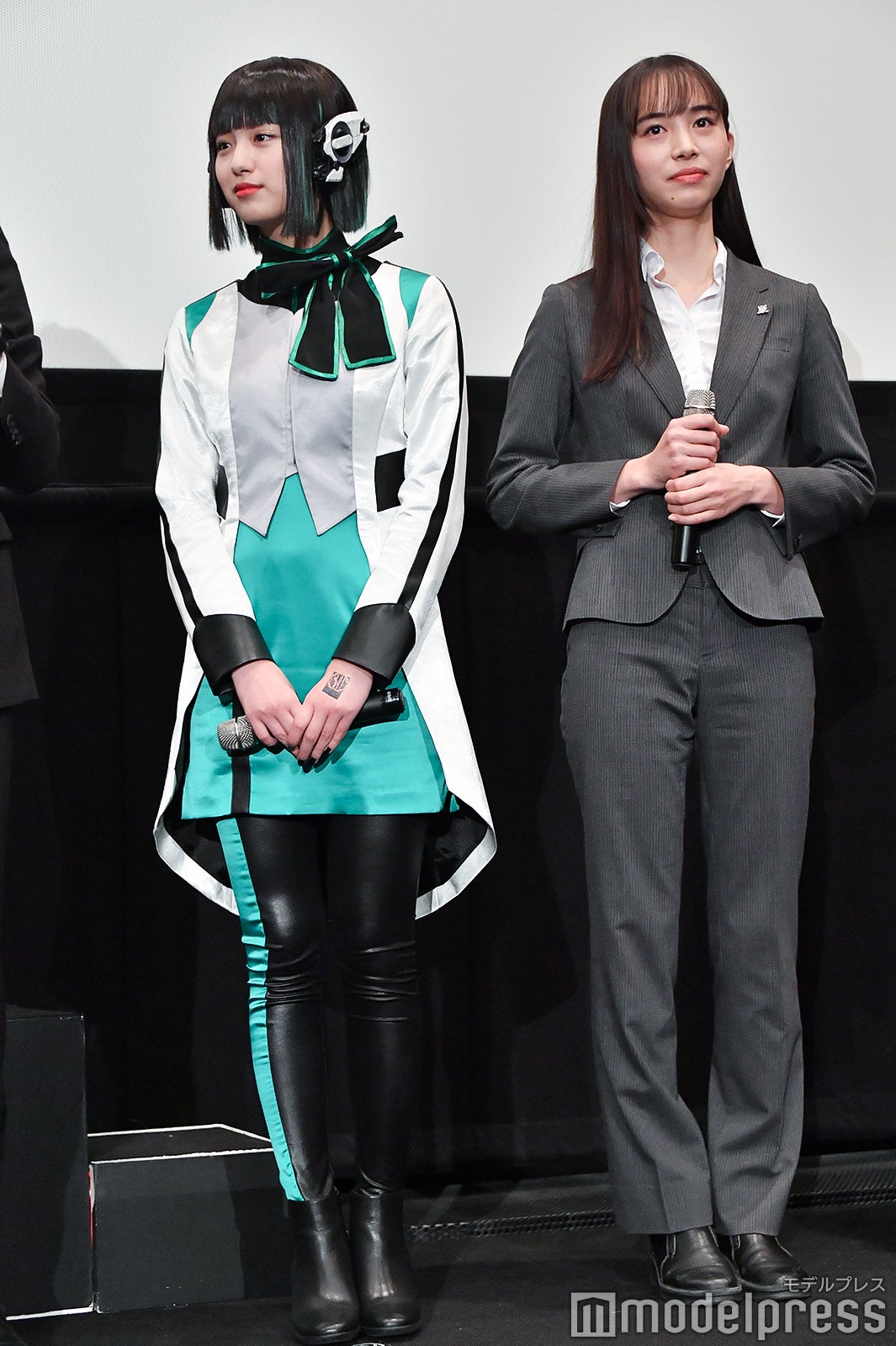 鶴嶋乃愛、井桁弘恵 （C）モデルプレス