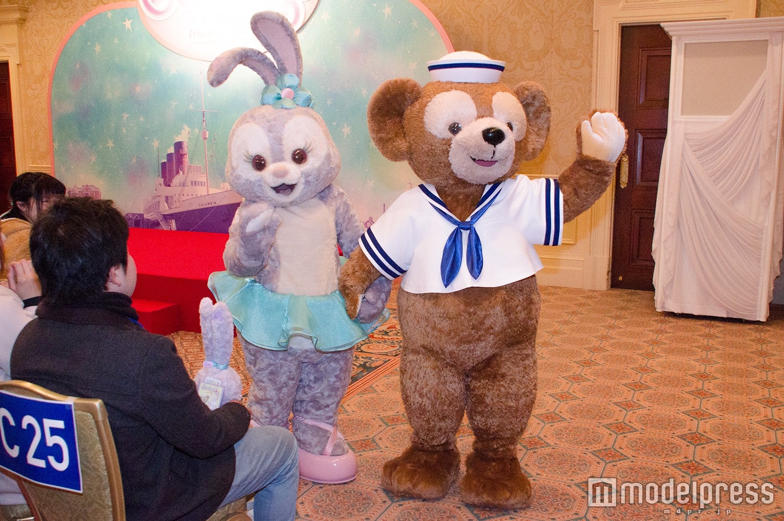 ステラ・ルー、ダッフィー（C）モデルプレス