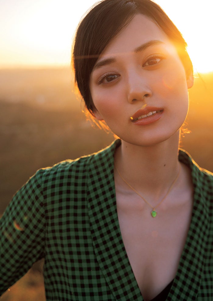 乃木坂46山下美月、美谷間ちらり “最高級にエモい”奇跡の先行カット第8弾解禁＜ヒロイン＞