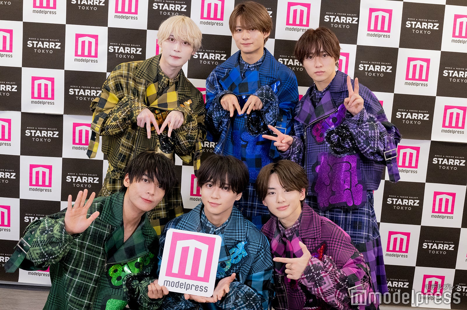 8iper／（後列左から）橘未來唯、吉川巧巳、田中楓馬（前列左から）岡田隆之介、金子蒼央、佐藤虎之助（C）モデルプレス