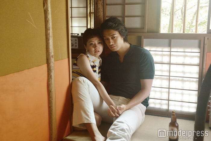 遠藤新菜、斎藤工(C)2015「無伴奏」製作委員会