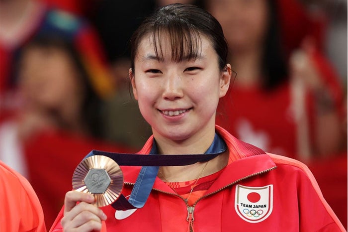 パリ五輪バドミントンわたがしペア・東野有紗選手が結婚 お相手はコーチ 渡辺勇大選手に続く発表
