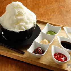 「ガーデンカフェ ウィズ テラスバー」の「クールアイス」※トッピング(苺ソース、黒蜜、練乳、抹茶、黄粉、粒あん)900円(税込)