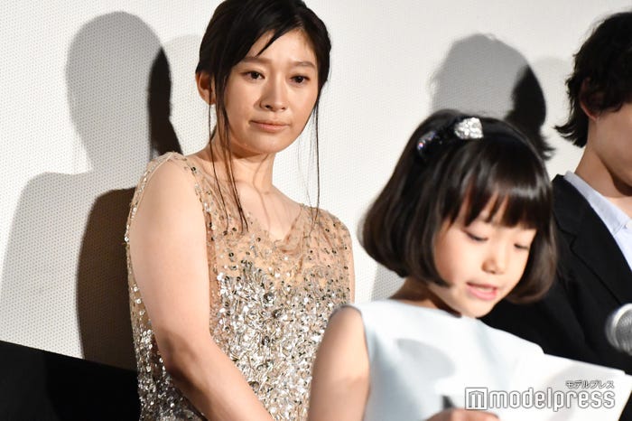 来泉ちゃんの手紙に感極まる篠原涼子 (C)モデルプレス