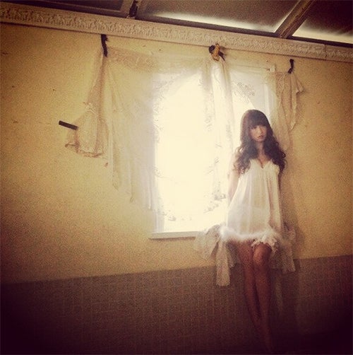 磨かれた美貌でモデルとしても活躍する神子島みか／Instagramより