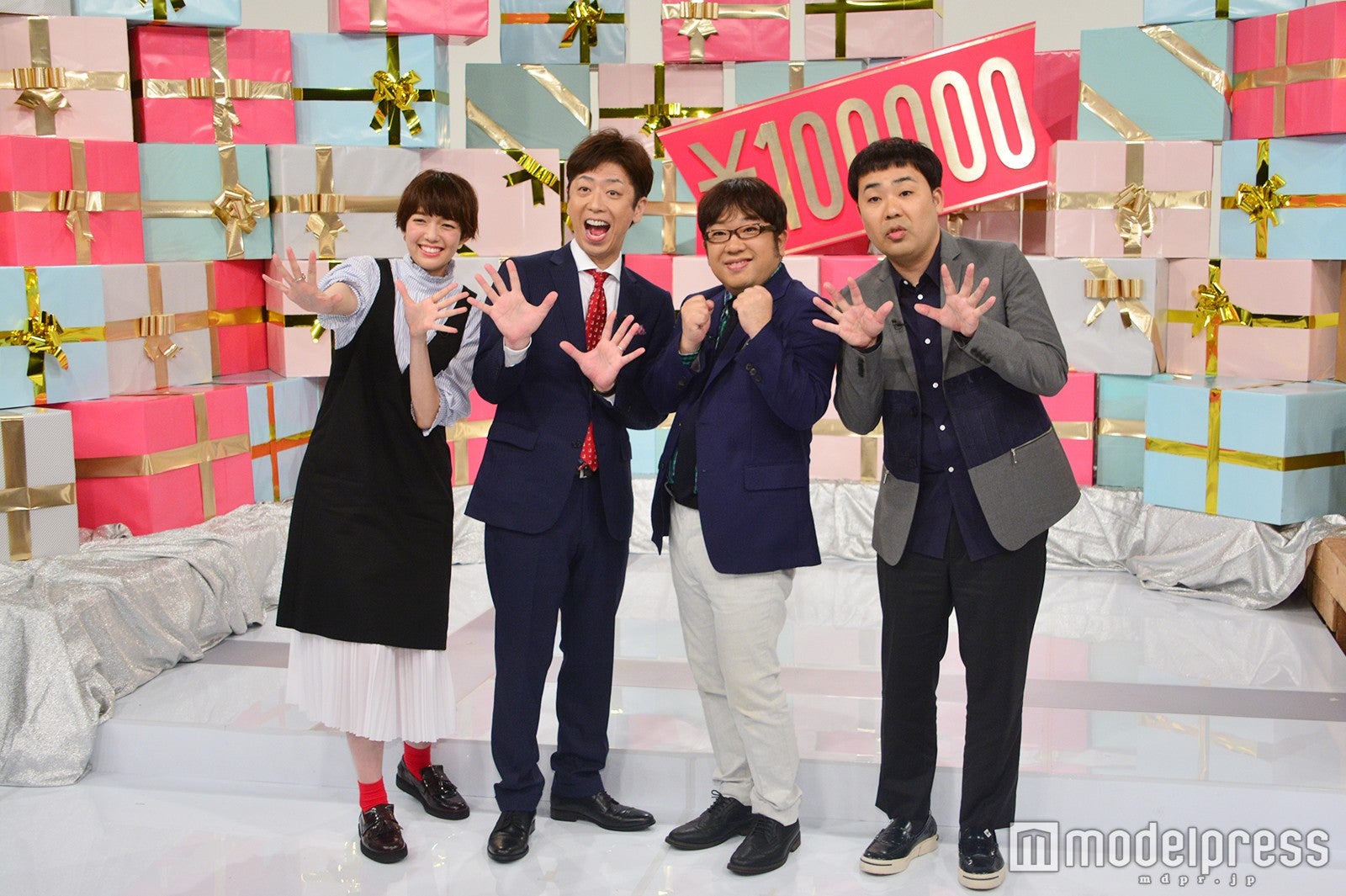 （左から）佐藤栞里、後藤輝基、天野ひろゆき、岩尾望（C）モデルプレス