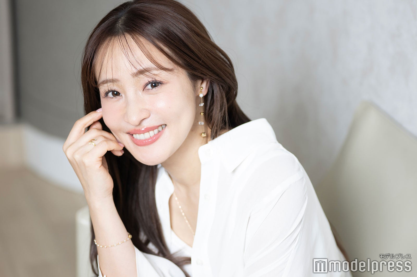 “急な美人化”話題の大沢あかね「超マイナスからのスタート」美容に目覚めたきっかけ・実践するホームケア伝授 多忙な中で支えられた夫・劇団ひとりの行動とは