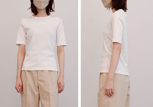 ユニクロ　トップス　半袖　Ｔシャツ