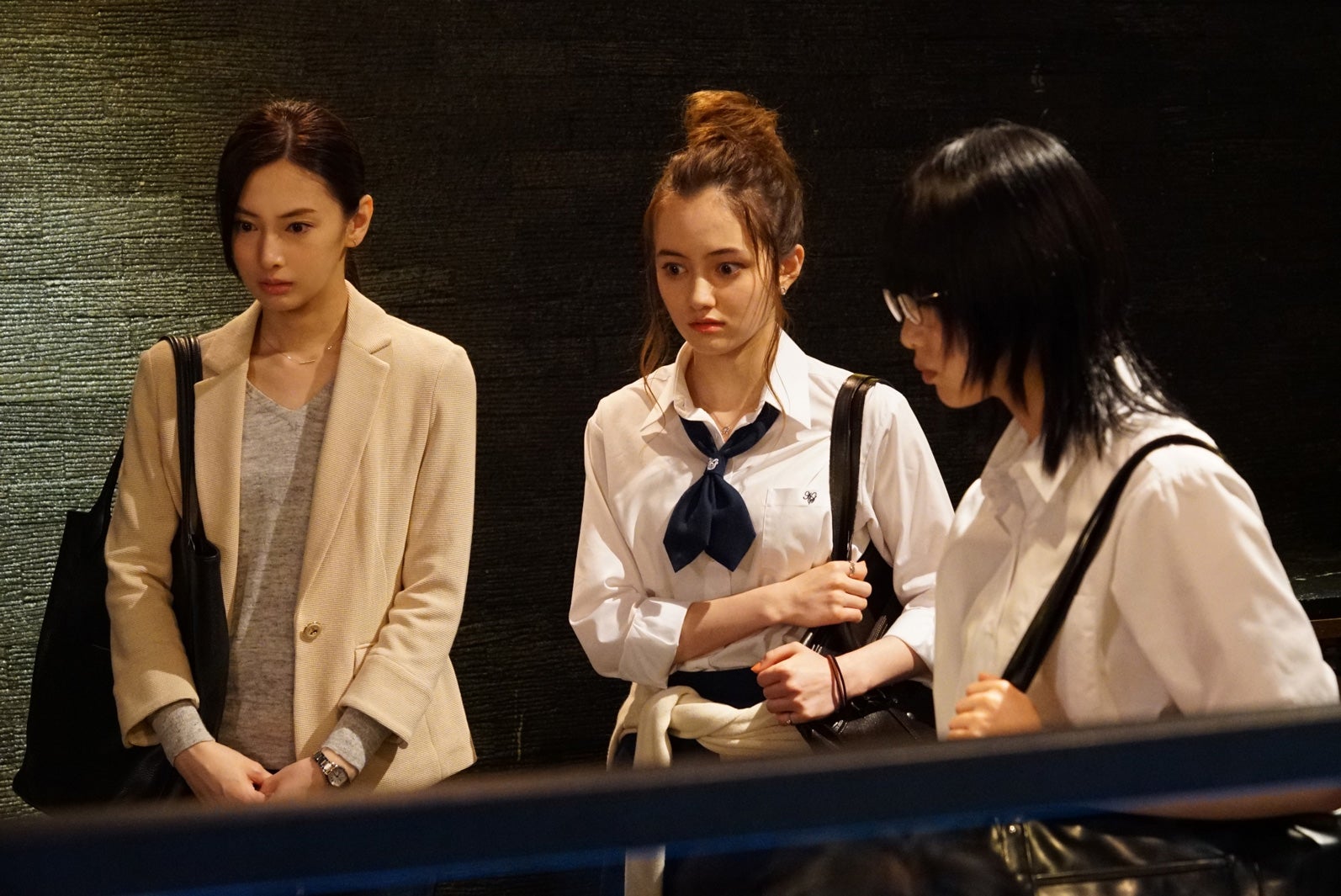 北川景子、アヤカ・ウィルソン、平手友梨奈（C）2018 「響 -HIBIKI-」製作委員会（C）柳本光晴／小学館
