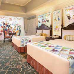 東京ディズニーランドホテル「東京ディズニーリゾート40周年“ドリームゴーラウンド”」グランドフィナーレスペシャルルーム（イメージ）（C）Disney