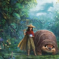 ディズニー最新作『ラーヤと龍の王国』孤独な旅を続けるラーヤの場面写真公開
