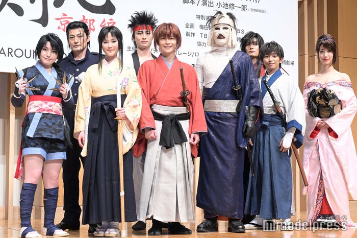 (後列左から)山口馬木也、岐洲匠、加藤和樹、(前列左から)鈴木梨央、井頭愛海、小池徹平、黒羽麻璃央、加藤清史郎、伶美うらら(C)モデルプレス