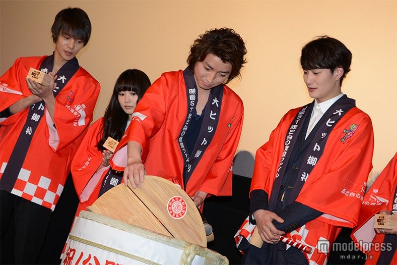 （左より）窪田正孝、志田未来、藤原竜也、岡田将生