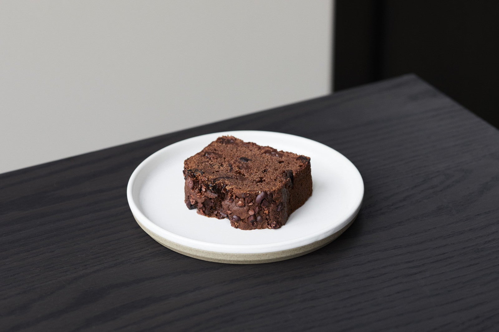 チェリーチョコレートケーキ　715円／画像提供：Blue Bottle Coffee Japan