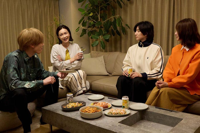 内藤秀一郎、長谷川京子、京本大我、田辺桃子「お迎え渋谷くん」第9話より(C)カンテレ