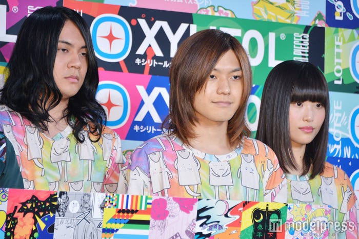 左からもりもりもと・こやまたくや・しばたありぼぼ/ヤバイTシャツ屋さん(C)モデルプレス