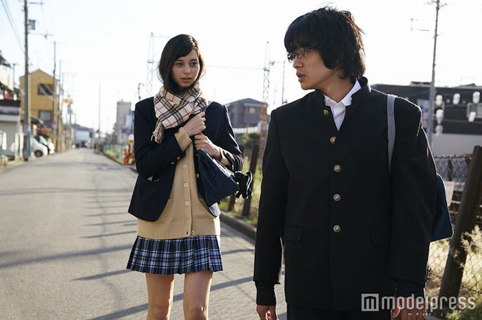 中条あやみ、池松壮亮(C)此元和津也(別冊少年チャンピオン)2013 (C)2016映画「セトウツミ」製作委員会