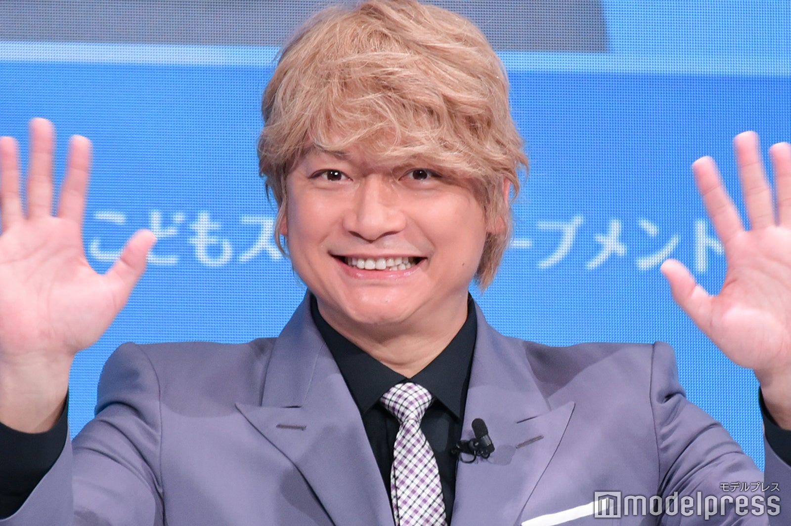 香取慎吾、小池百合子都知事から少年時代明かされる「ランドセルを背負ってテレビ局に」