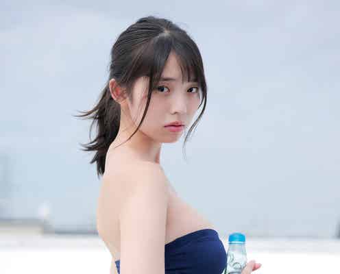 現役JK・菊地姫奈、チューブトップ水着姿の美ボディにうっとり<独占カットあり>
