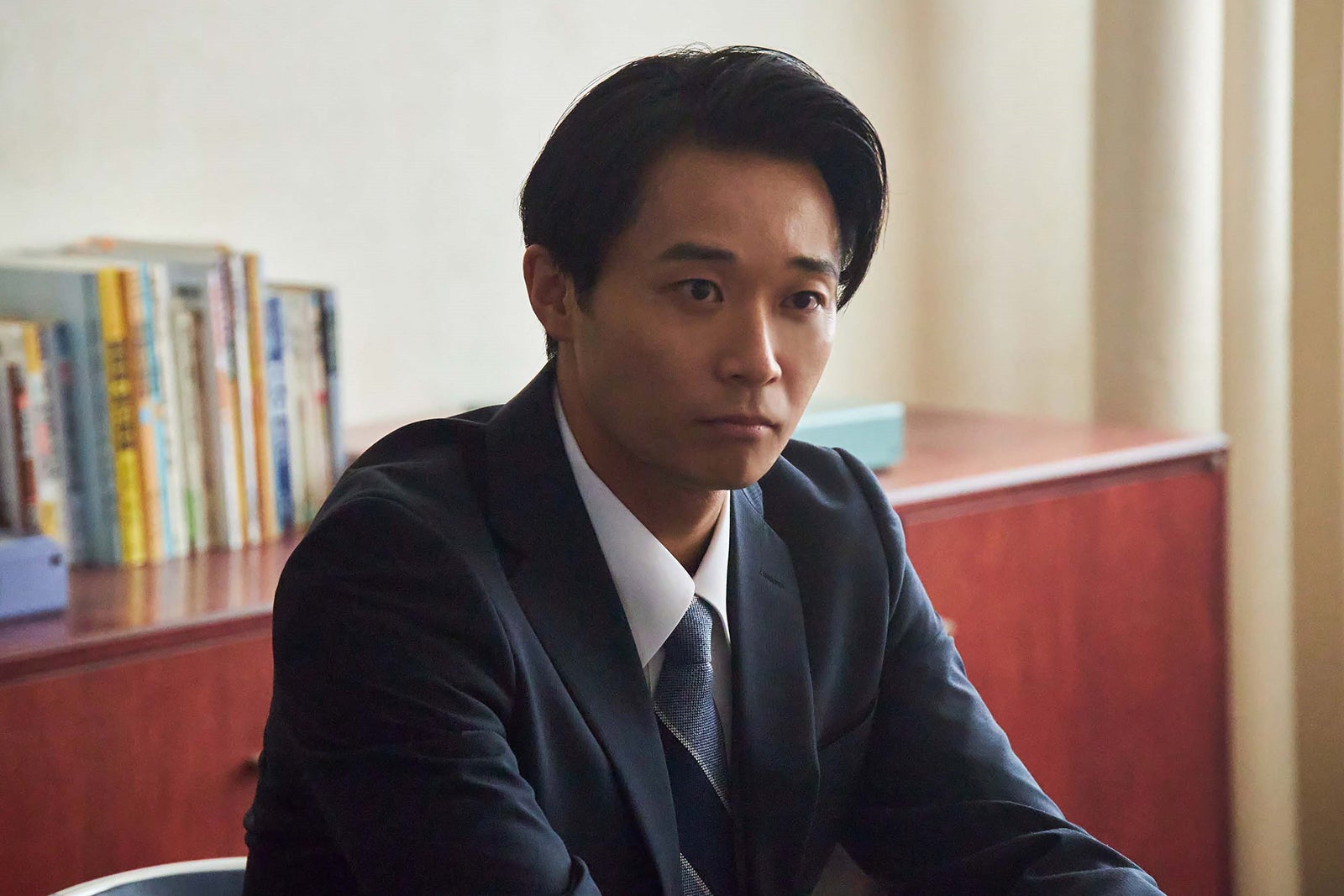 持田将史 （C）「教祖のムスメ」製作委員会・MBS