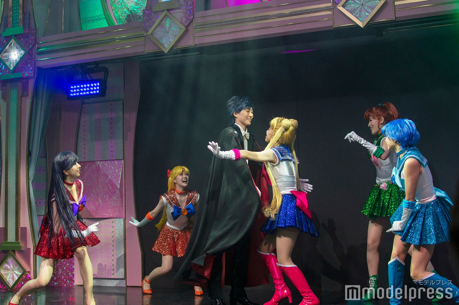 ショーの様子（C）モデルプレス