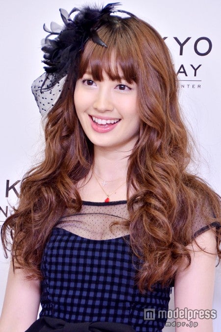 小嶋陽菜、「赤ドレスは着ません」　じゃんけん大会直前予告