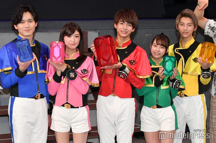 水石亜飛夢、工藤美桜、小宮璃央、新條由芽、木原瑠生(C)モデルプレス