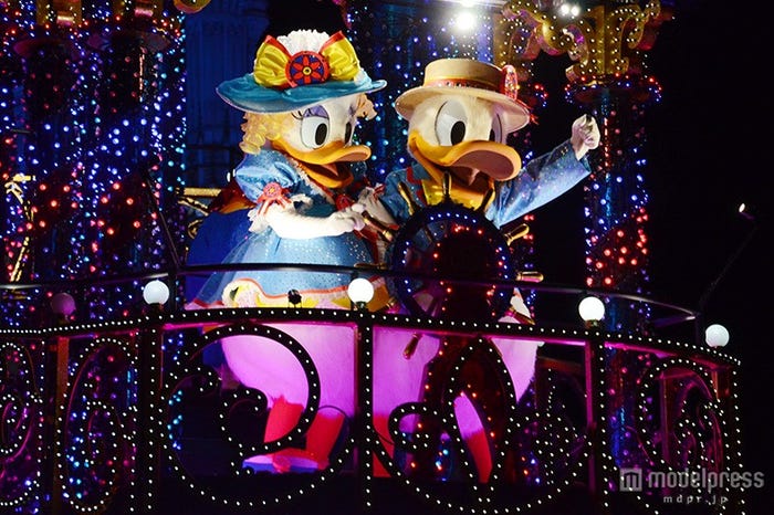 ドナルド&デイジーの新コスチューム