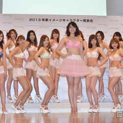 広瀬と現役女子大生14人