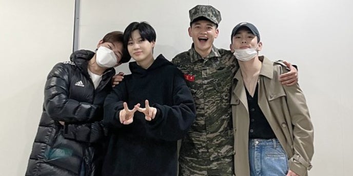 Shinee ミンホ除隊で約2年ぶり4人揃う 僕らが戻った 集合写真にファン歓喜 モデルプレス