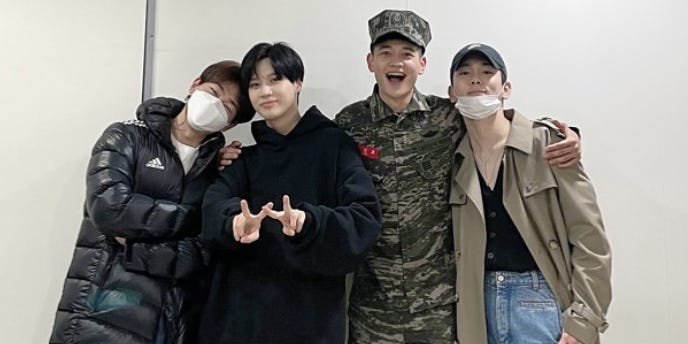 Shinee ミンホ除隊で約2年ぶり4人揃う 僕らが戻った 集合写真にファン歓喜 モデルプレス Shinee ミンホ除隊で約2年ぶり4人揃う 僕らが戻った 集合写真にファン歓喜 モデルプレス