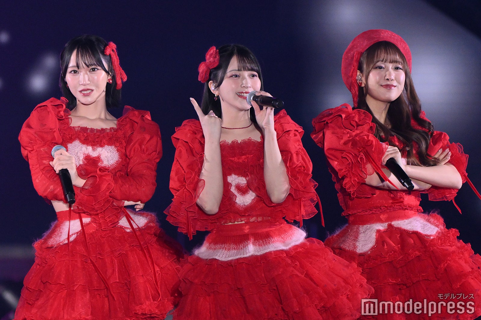 野口衣織、佐々木舞香、音嶋莉沙（C）モデルプレス