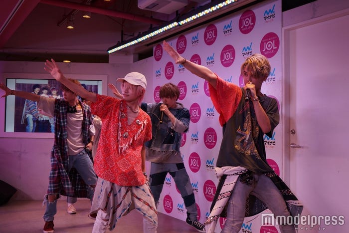 XOX、熱いパフォーマンスを披露